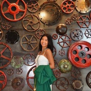 Meet your Posher, Olivia